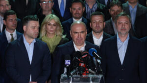 Criza politică se adâncește după retragerea sprijinului PSD pentru premierul Ilie Bolojan. PNL se reunește de urgență pentru a decide viitorul guvernării