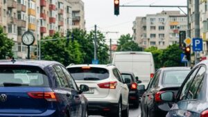 Șoferii cu mașini hibride nu mai beneficiază de parcare gratuită în București. Noile reguli au intrat în vigoare de la 1 mai